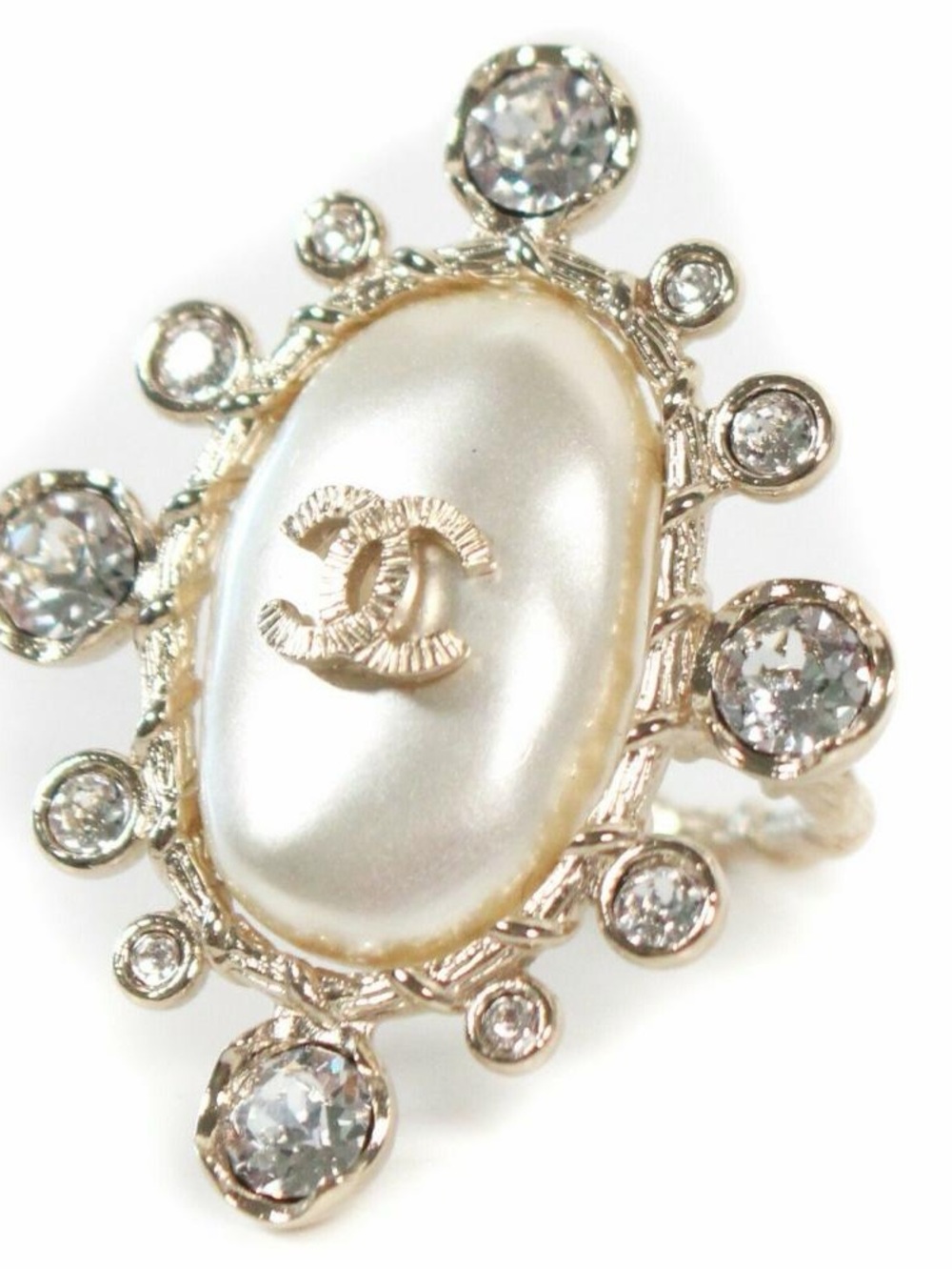 CHANEL - 2019 CC LOGO OVAL PEARL DIAMOND RING - US 5